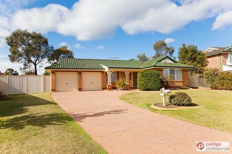 10 Glanara Ct, Wattle Grove, NSW 2173