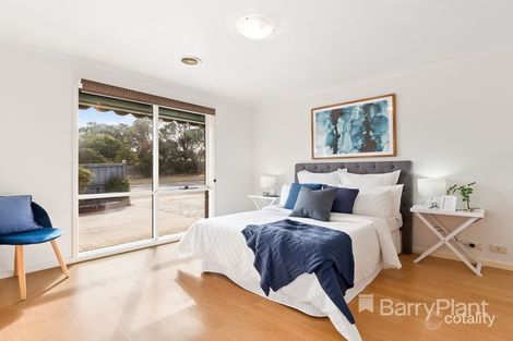 Property photo of 1 Inglenook Crescent Frankston VIC 3199