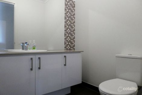 Property photo of 9 Quist Parade Cranbourne West VIC 3977