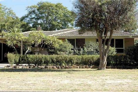 8 Glyndebourne Ave, Thornlie, WA 6108