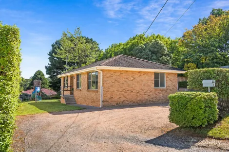 6 Swan St, Robertson, NSW 2577