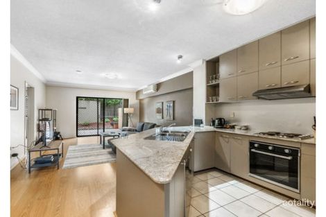 Property photo of 23/2 Geraldton Drive Varsity Lakes QLD 4227