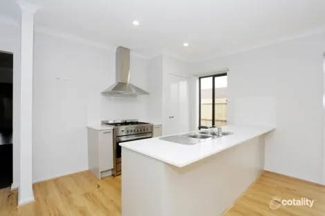 Property photo of 18 Rodlarni Crescent Berwick VIC 3806