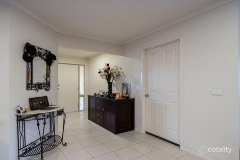 Property photo of 27 Penshurst Way Cranbourne North VIC 3977