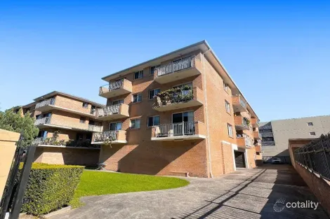 2/69 Goulburn St, Liverpool, NSW 2170