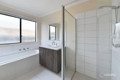 Property photo of 17 Pads Way Sunbury VIC 3429