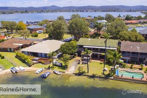 Property photo of 32 Mainsail Avenue St Huberts Island NSW 2257