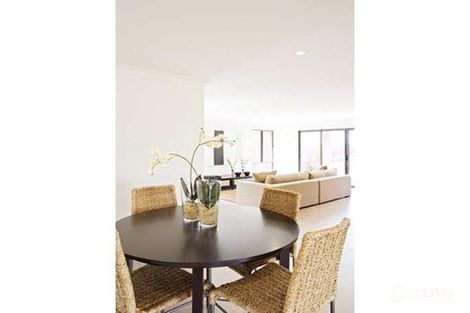 Property photo of 2 Harpenden Terrace Cranbourne VIC 3977