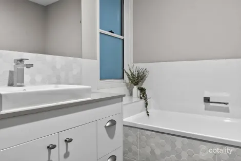 Property photo of 36 Santiago Crescent Spring Mountain QLD 4300