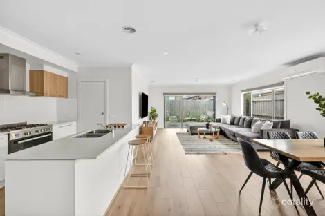 18 Chateau Way, Mount Duneed, VIC 3217