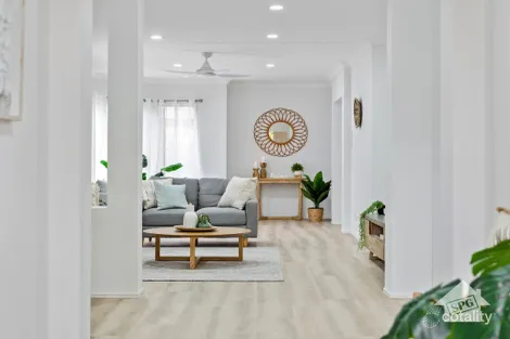 Property photo of 6 Protea Place Bridgeman Downs QLD 4035