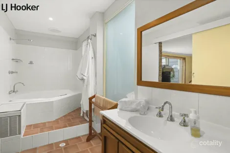 Property photo of 3 Higgins Place Greenwell Point NSW 2540