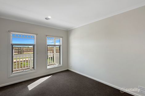 Property photo of 56 Moolort Crescent Eynesbury VIC 3338