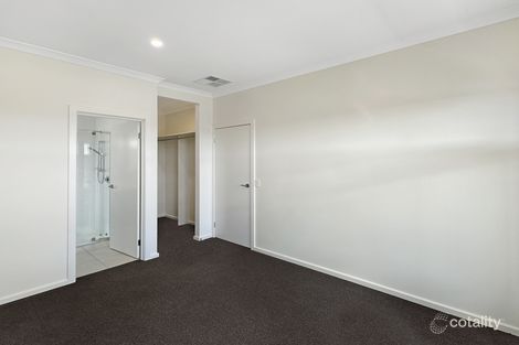 Property photo of 56 Moolort Crescent Eynesbury VIC 3338