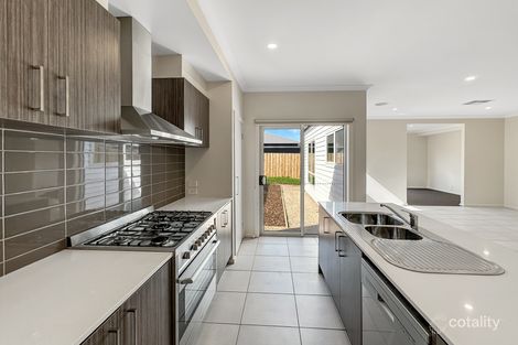 Property photo of 56 Moolort Crescent Eynesbury VIC 3338