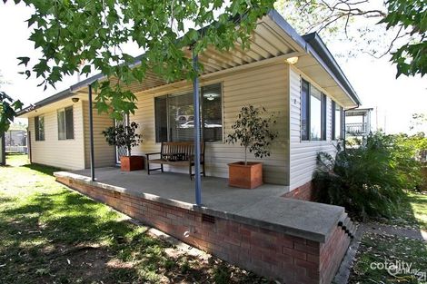 2 Railway Cres, Belmont North, NSW 2280