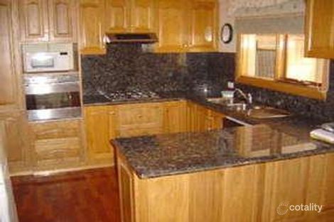 Property photo of 24 Minogue Crescent Hoppers Crossing VIC 3029