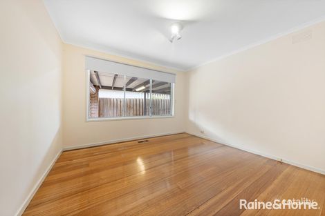 Property photo of 23 Rowan Drive Kealba VIC 3021