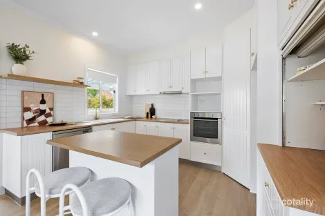 Property photo of 40 Grammar Street Wendouree VIC 3355