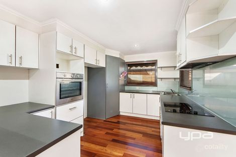 Property photo of 14 Doran Walk Delahey VIC 3037
