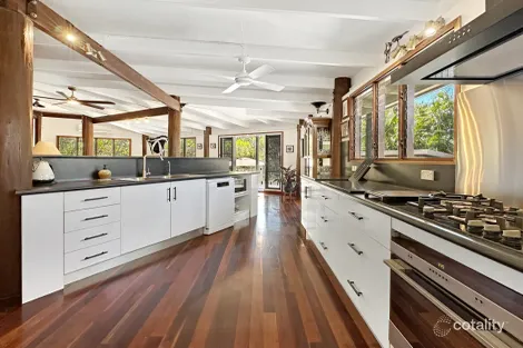 Property photo of 4 Wheaton Court Nelly Bay QLD 4819
