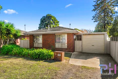 Property photo of 10 View Street Kangaroo Flat VIC 3555