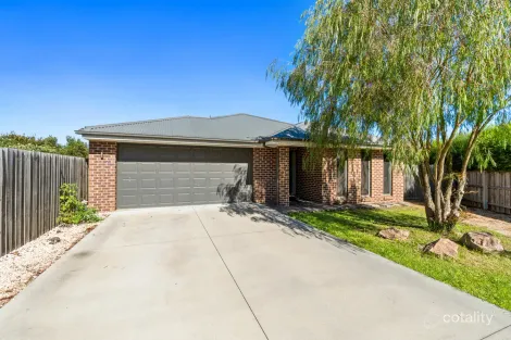 11 Stuart Pl, Sale, VIC 3850