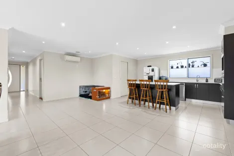 Property photo of 11 Stuart Place Sale VIC 3850