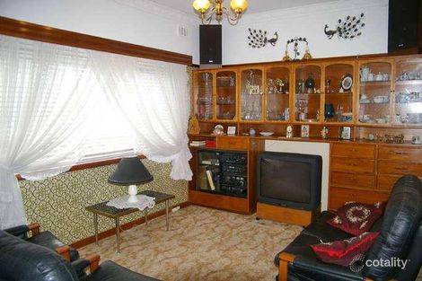 Property photo of 1 Vialls Avenue Parkdale VIC 3195