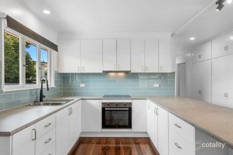 Property photo of 6 Jacaranda Close Manunda QLD 4870