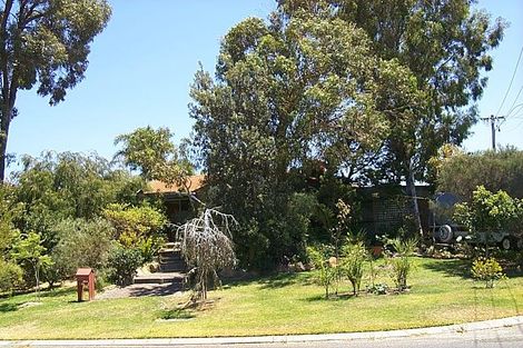 33 Campbell Dr, Hillarys, WA 6025