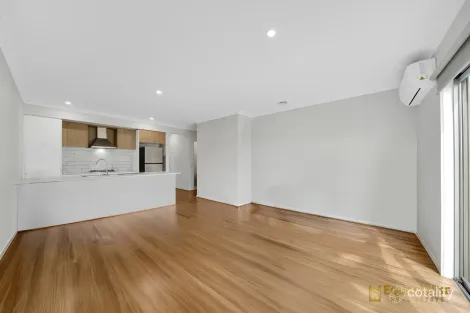 Property photo of 15 Dalston Path Wyndham Vale VIC 3024