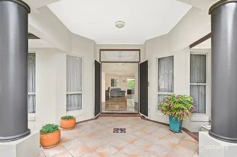 Property photo of 2 Tanzen Drive Arundel QLD 4214