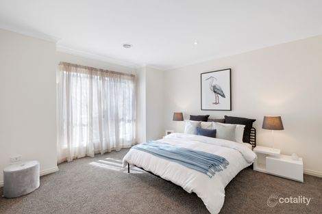 Property photo of 32 Waterview Drive White Hills VIC 3550