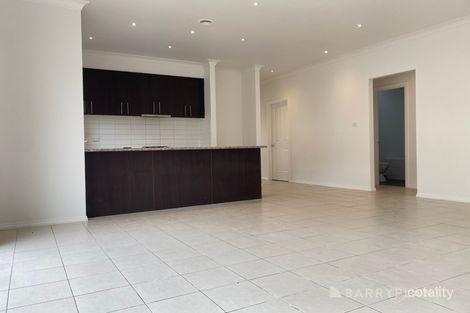 Property photo of 1/231 Thames Boulevard Tarneit VIC 3029