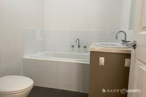 Property photo of 1/231 Thames Boulevard Tarneit VIC 3029