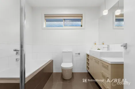 Property photo of 52 Dawson Street Reservoir VIC 3073