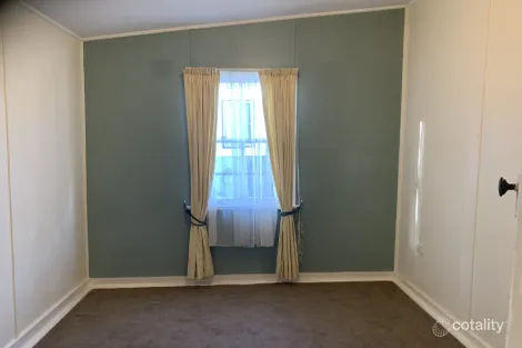 Property photo of 28 Third Avenue North Narromine NSW 2821