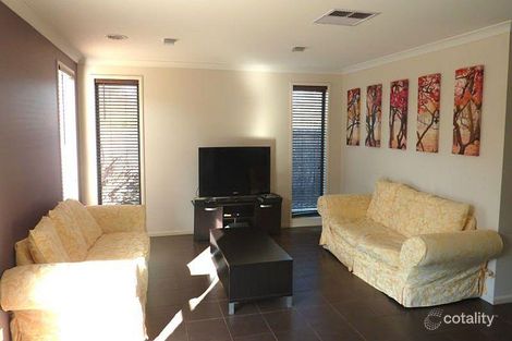 Property photo of 3 Weigall Close Caroline Springs VIC 3023