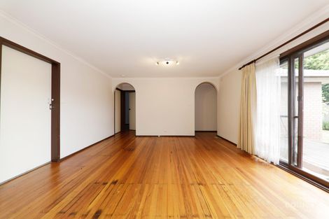 Property photo of 6 Leprosa Close Endeavour Hills VIC 3802