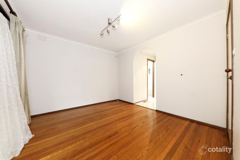 Property photo of 6 Leprosa Close Endeavour Hills VIC 3802