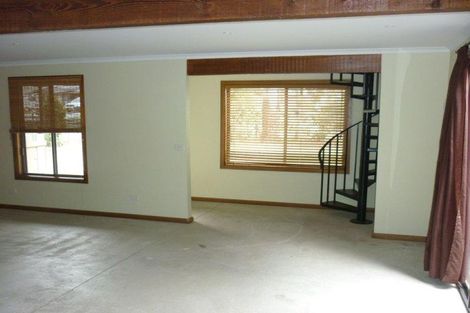 Property photo of 10 Elanora Parade Basin View NSW 2540