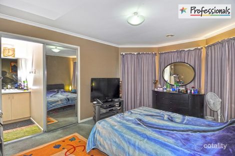Property photo of 45 Dobell Crescent Caroline Springs VIC 3023