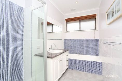 Property photo of 34 Warren Road Cheltenham VIC 3192