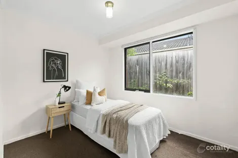 Property photo of 24 Edeys Run Hampton Park VIC 3976