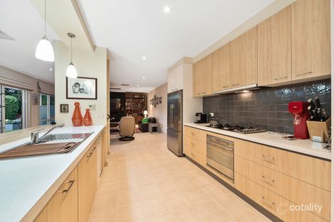 Property photo of 25 Macquarie Circle Waterways VIC 3195