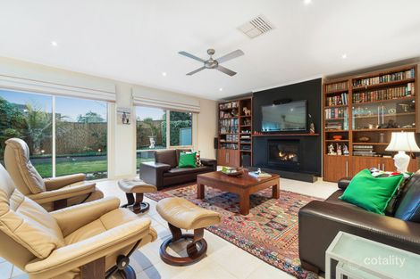 Property photo of 25 Macquarie Circle Waterways VIC 3195