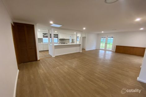 Property photo of 3 Beveridge Crescent Dubbo NSW 2830