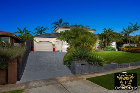 Property photo of 6 Crossdale Rise Endeavour Hills VIC 3802