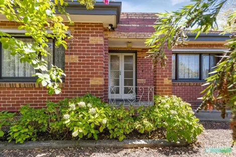 Property photo of 9 Thompson Crescent Kennington VIC 3550